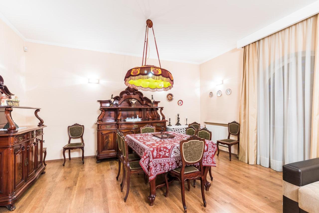 Apartment at 12 Baratashvili street Tbilisi Bagian luar foto