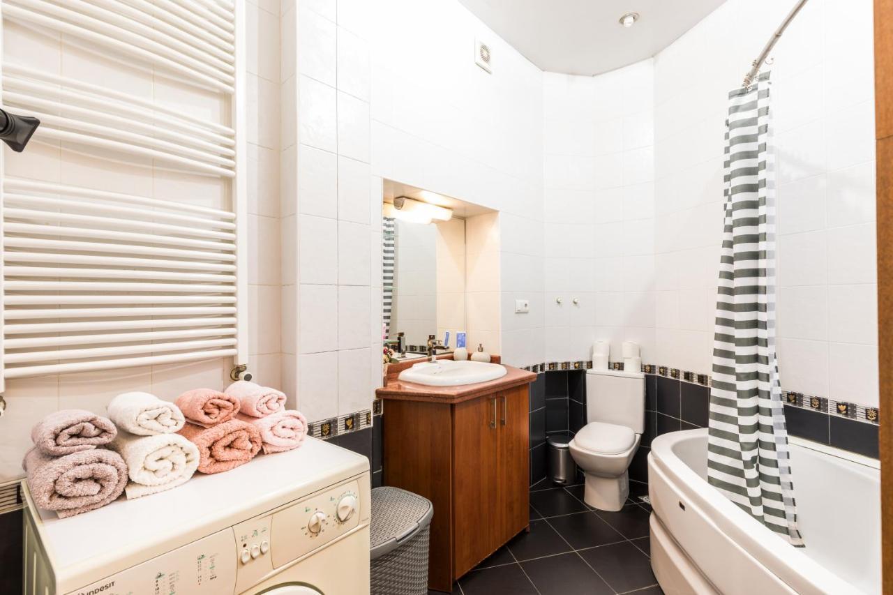 Apartment at 12 Baratashvili street Tbilisi Bagian luar foto