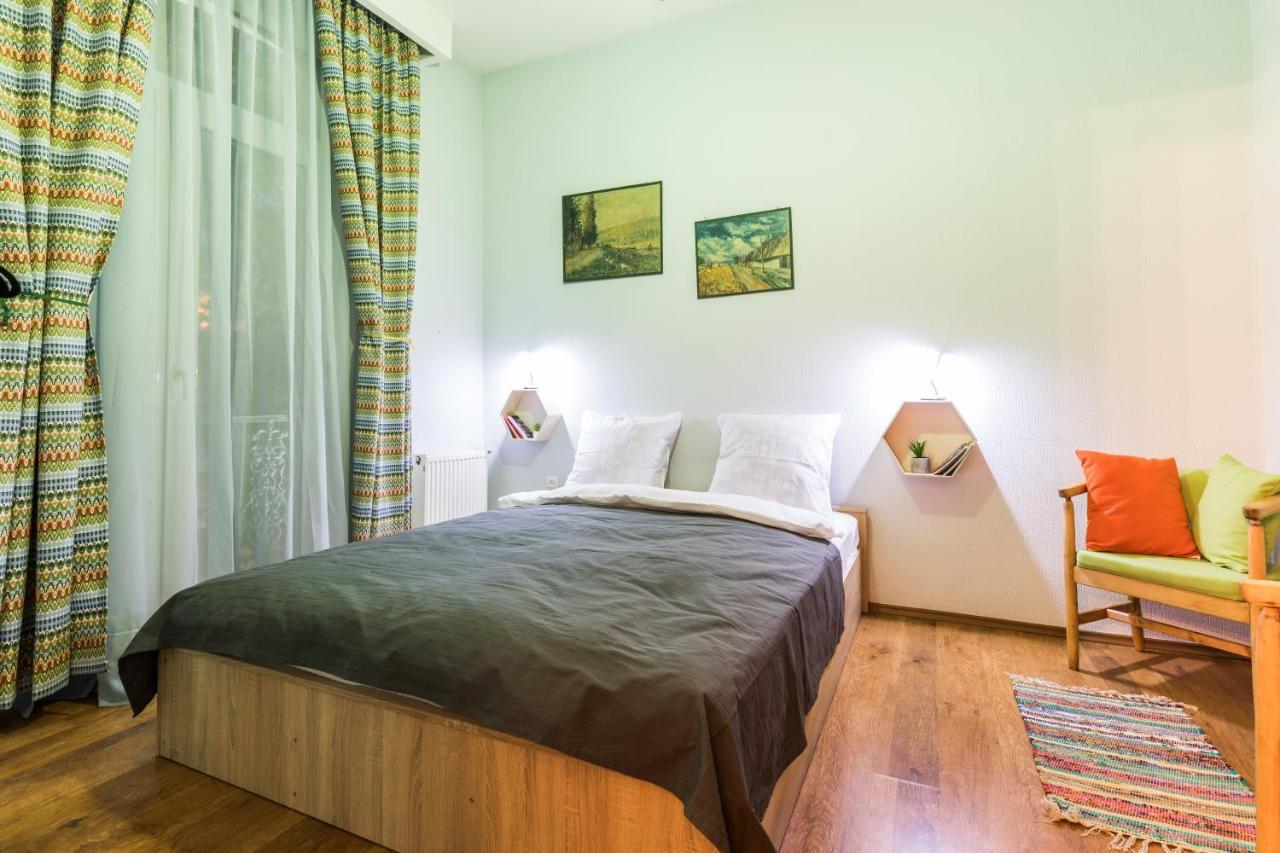 Apartment at 12 Baratashvili street Tbilisi Bagian luar foto