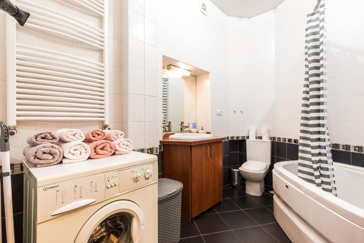 Apartment at 12 Baratashvili street Tbilisi Bagian luar foto