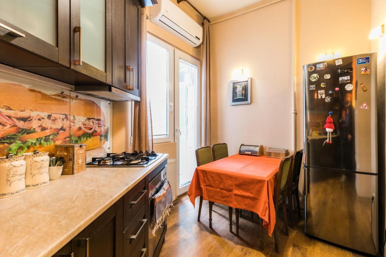 Apartment at 12 Baratashvili street Tbilisi Bagian luar foto